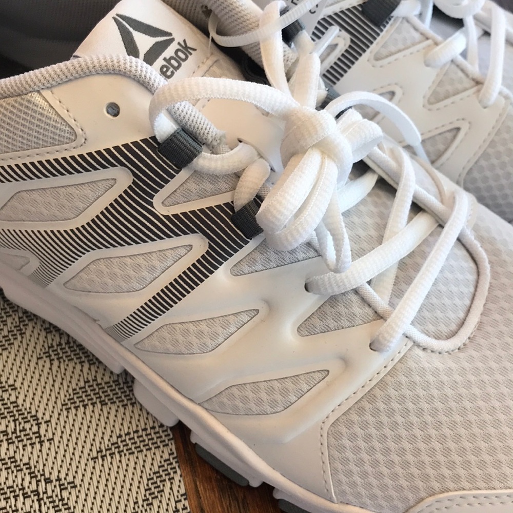 NWT women's Reebok Yourflex tennis shoes size 11